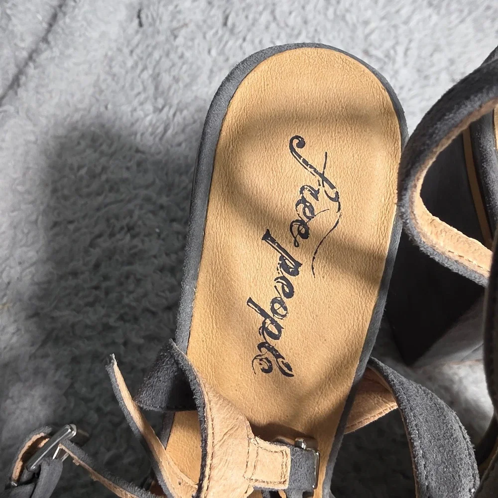 Free People Sundown Platform Heels Grey Suede Ankle Strap Women 38 7-7.5 70s‎